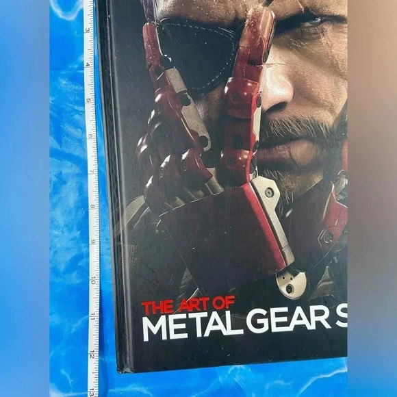 The Art of Metal Gear Solid V - Dark Horse - Hardcover-  Rare - Picture 16 of 16